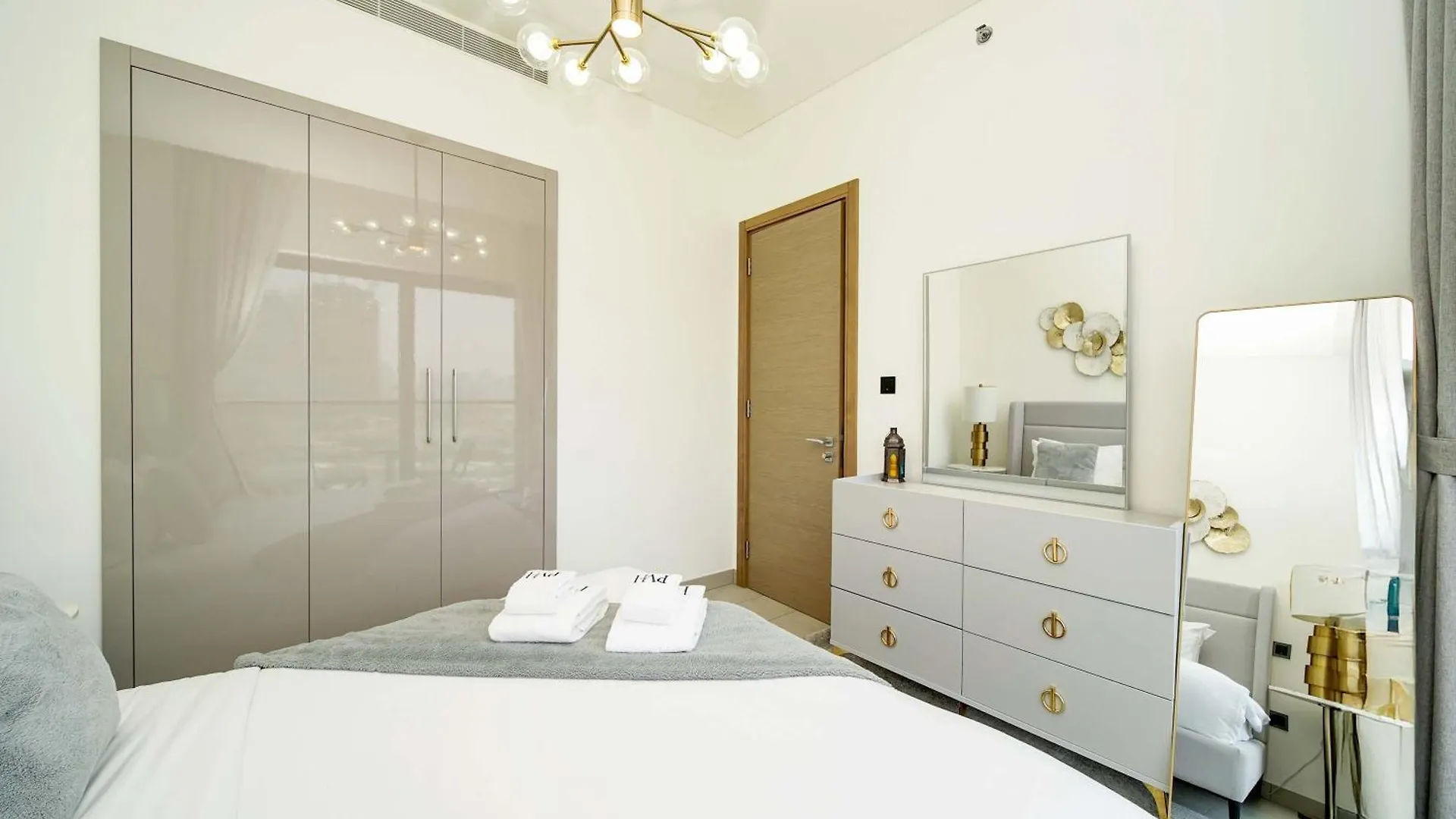 Pvh - Tranquil 1Br - Sobha Waves Apartment Dubai